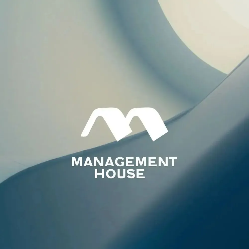 Management House logo by Maxell Logo